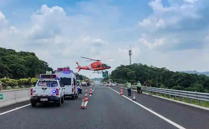 田阳区高速公路汽车救援案例
